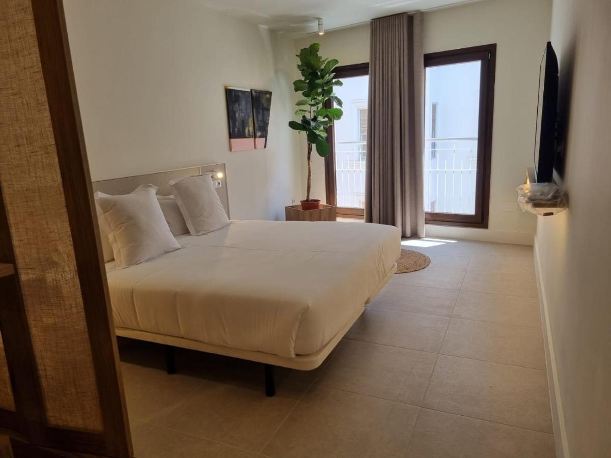Reina Victoria Velazquez Aparthotel Alicante Bagian luar foto