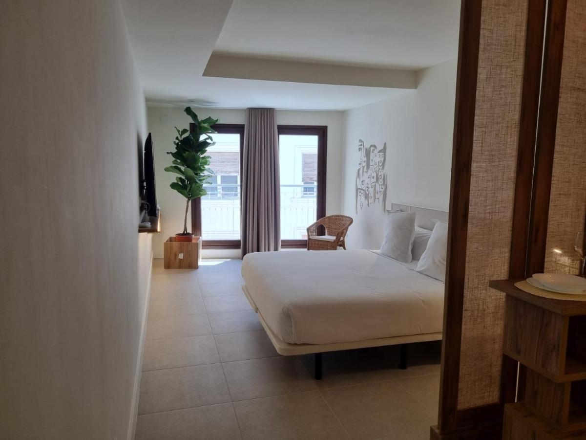 Reina Victoria Velazquez Aparthotel Alicante Bagian luar foto