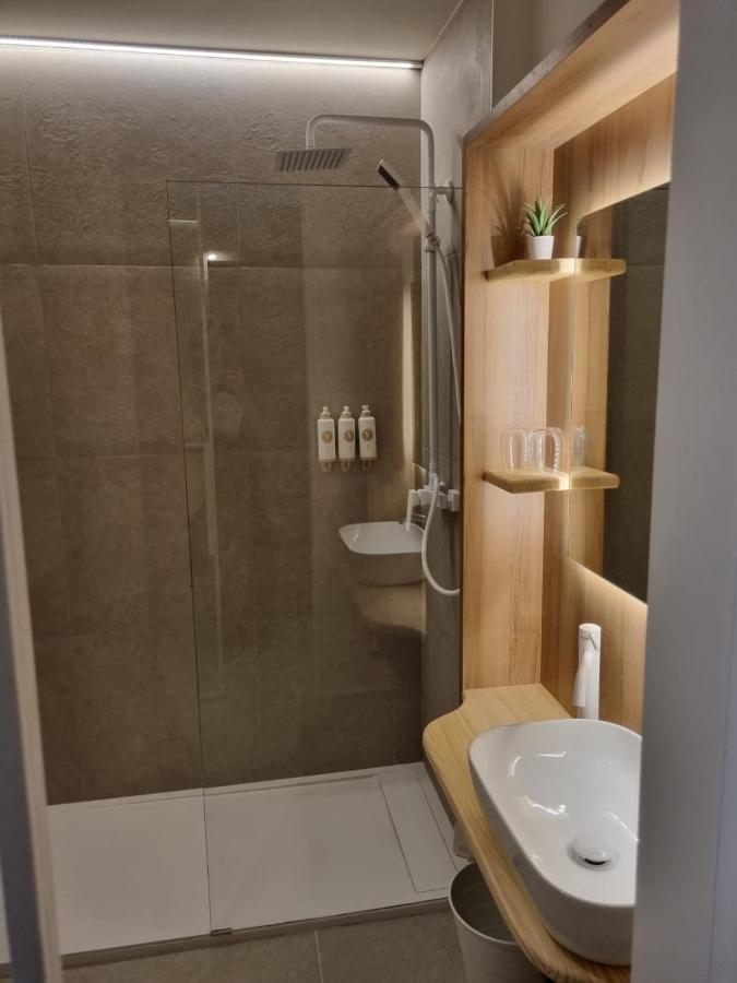 Reina Victoria Velazquez Aparthotel Alicante Bagian luar foto