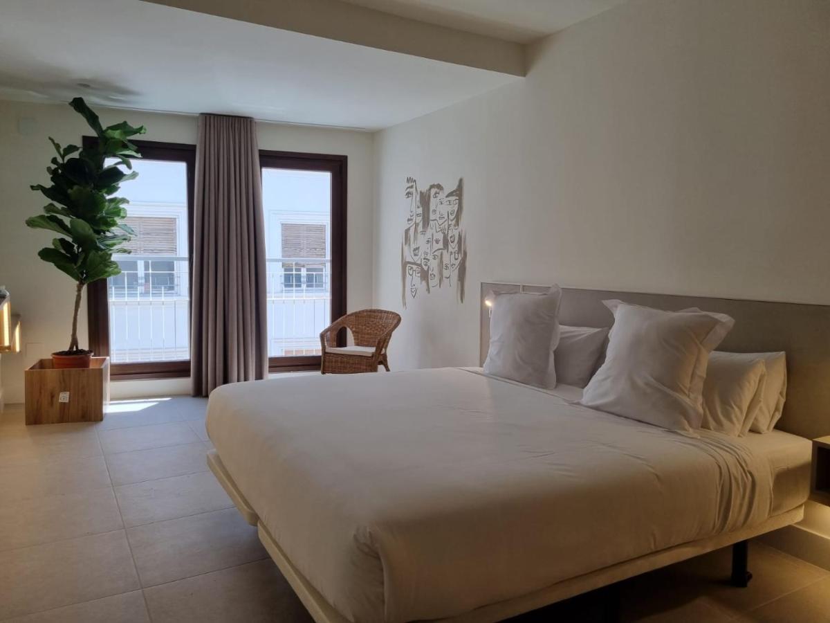 Reina Victoria Velazquez Aparthotel Alicante Bagian luar foto