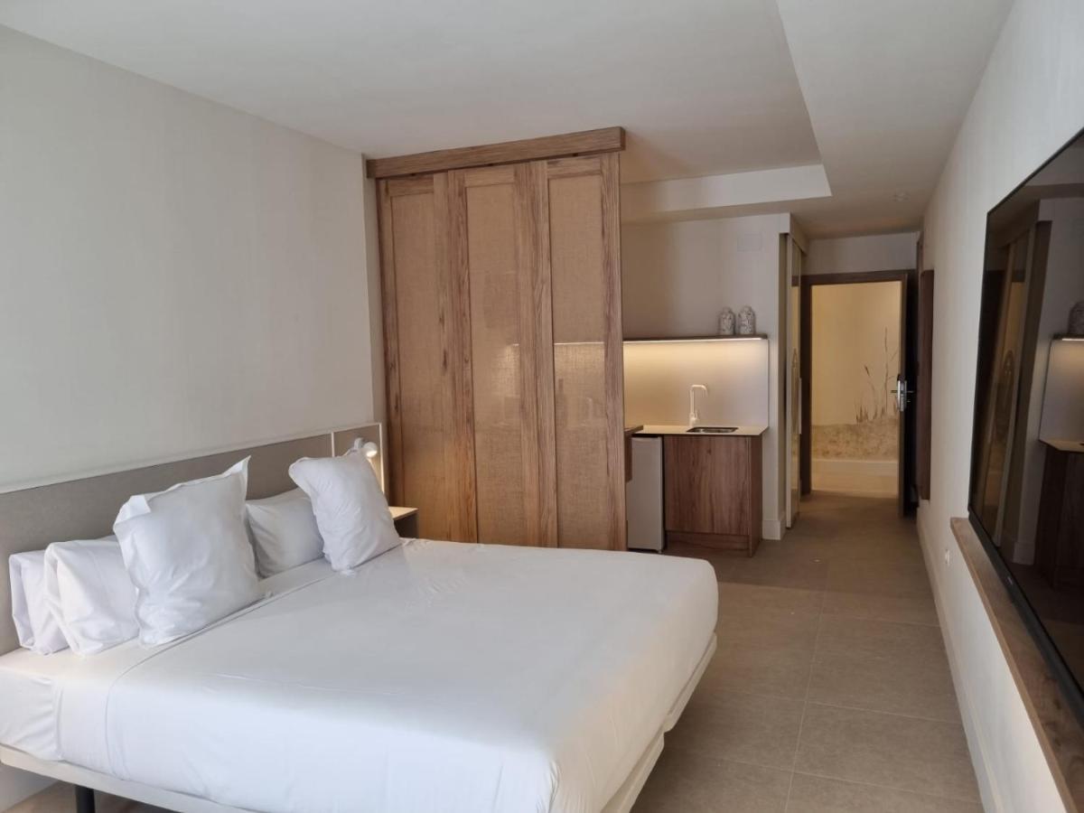 Reina Victoria Velazquez Aparthotel Alicante Bagian luar foto