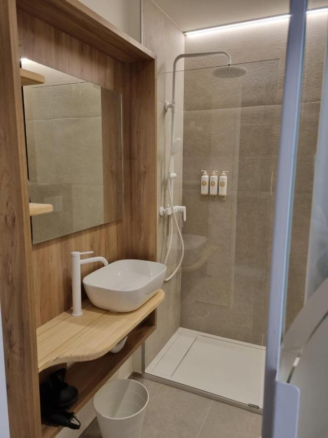 Reina Victoria Velazquez Aparthotel Alicante Bagian luar foto