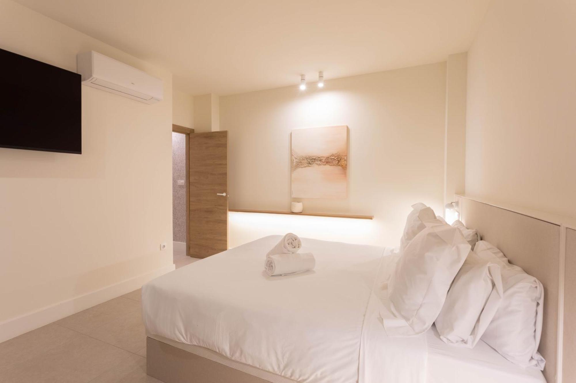 Reina Victoria Velazquez Aparthotel Alicante Bagian luar foto