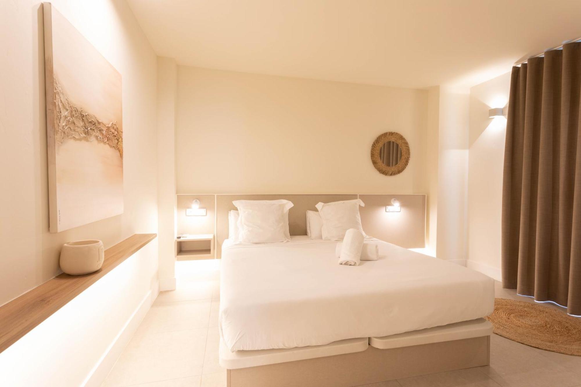 Reina Victoria Velazquez Aparthotel Alicante Bagian luar foto