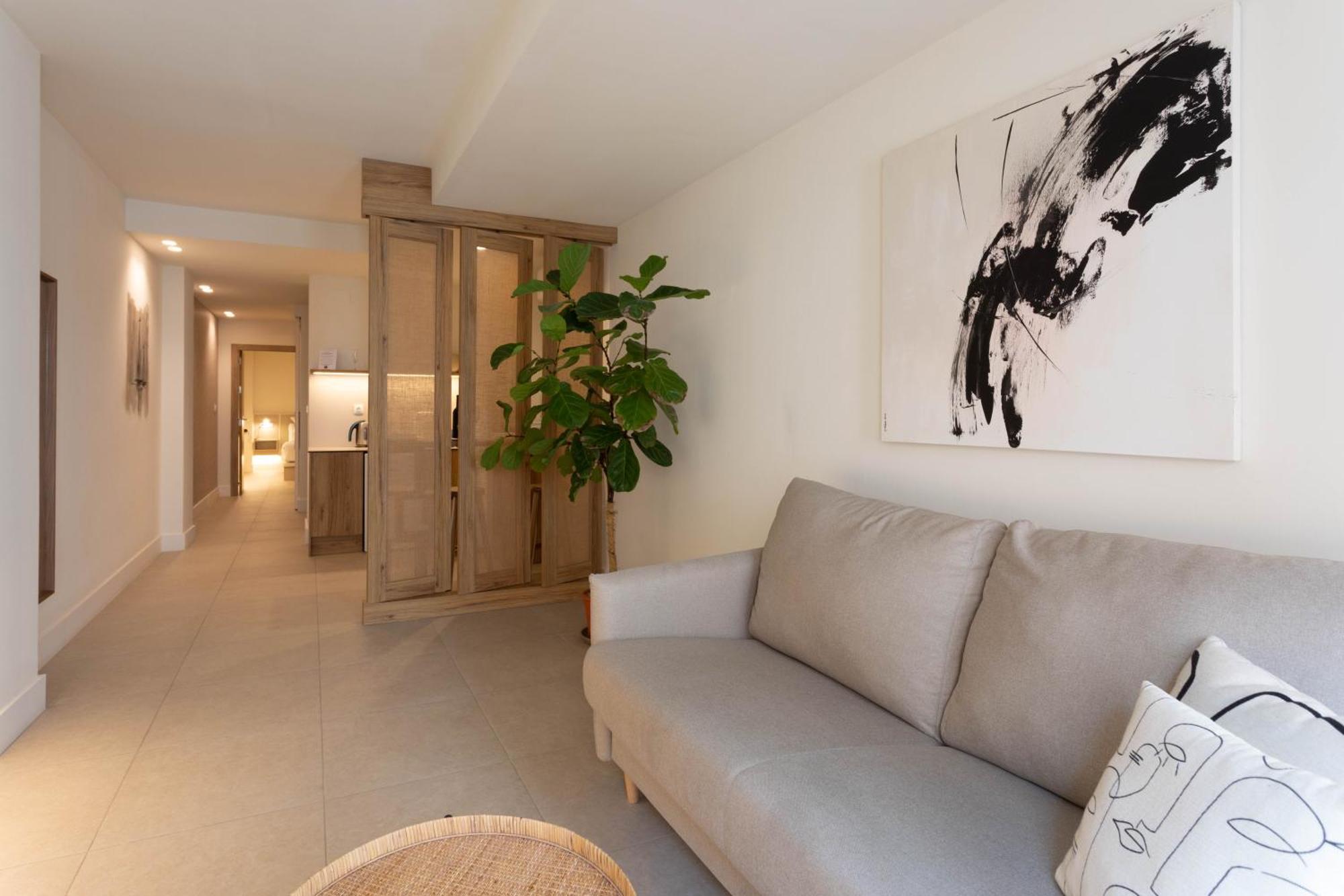 Reina Victoria Velazquez Aparthotel Alicante Bagian luar foto