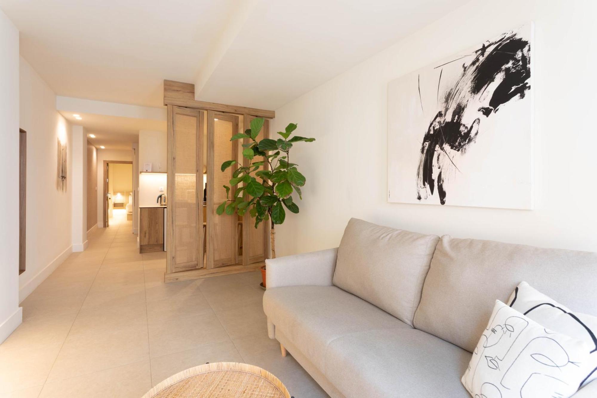 Reina Victoria Velazquez Aparthotel Alicante Bagian luar foto