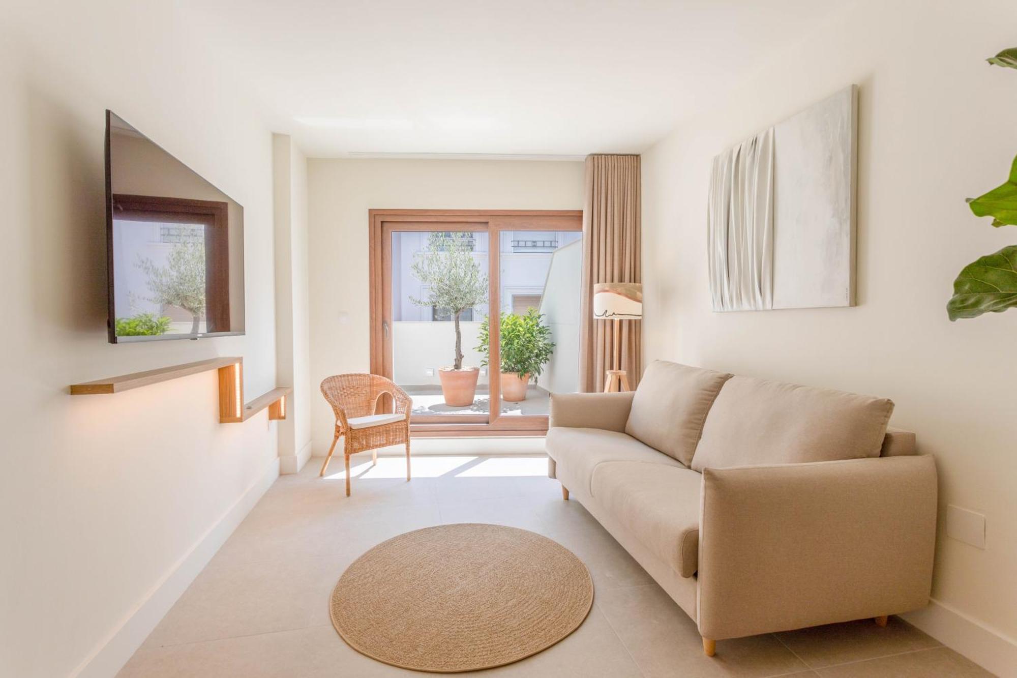 Reina Victoria Velazquez Aparthotel Alicante Bagian luar foto