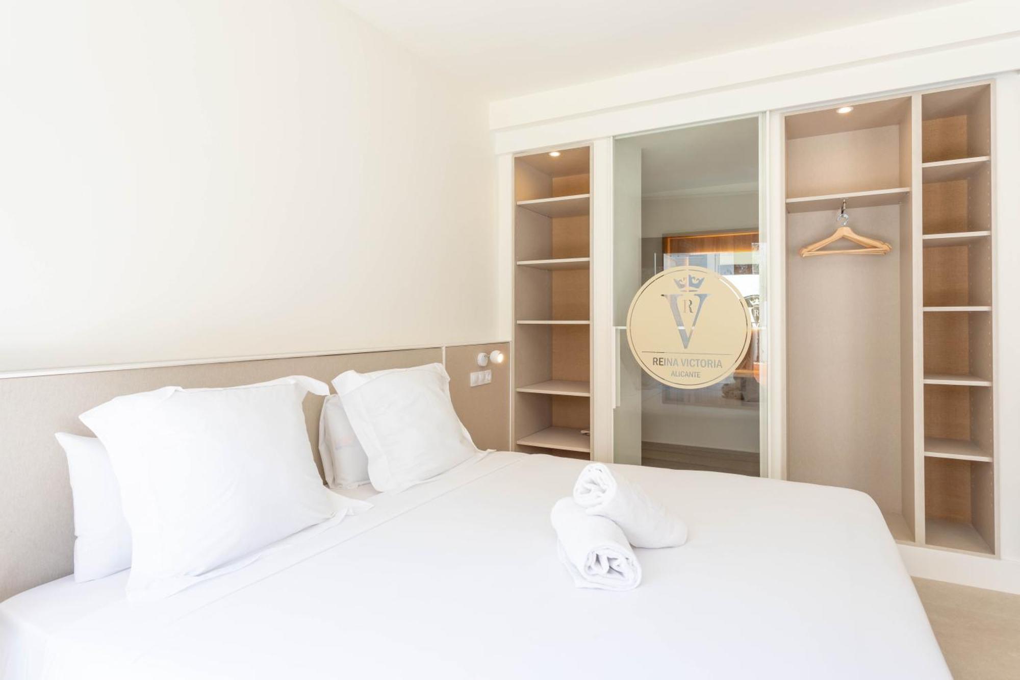 Reina Victoria Velazquez Aparthotel Alicante Bagian luar foto
