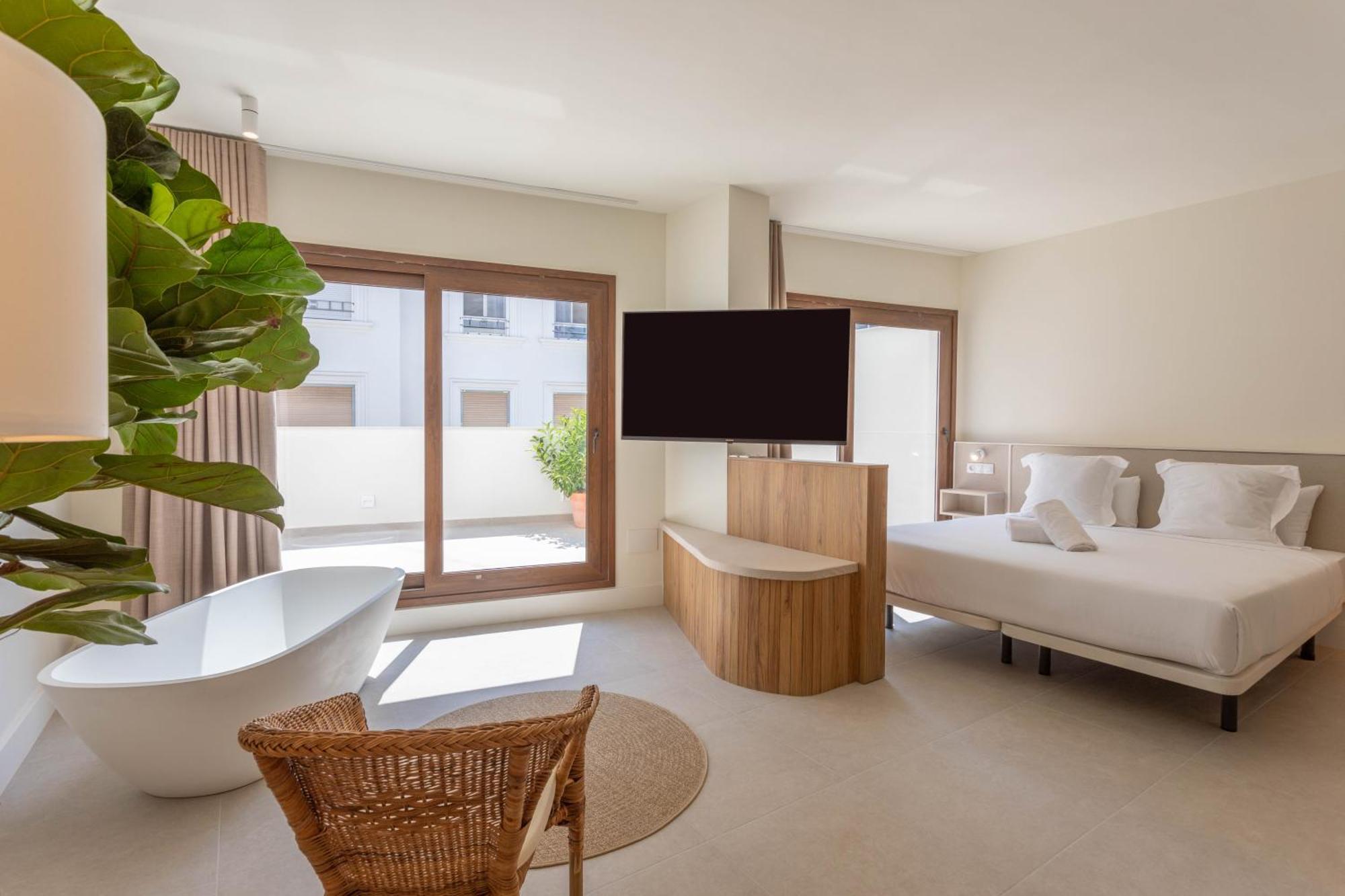 Reina Victoria Velazquez Aparthotel Alicante Bagian luar foto