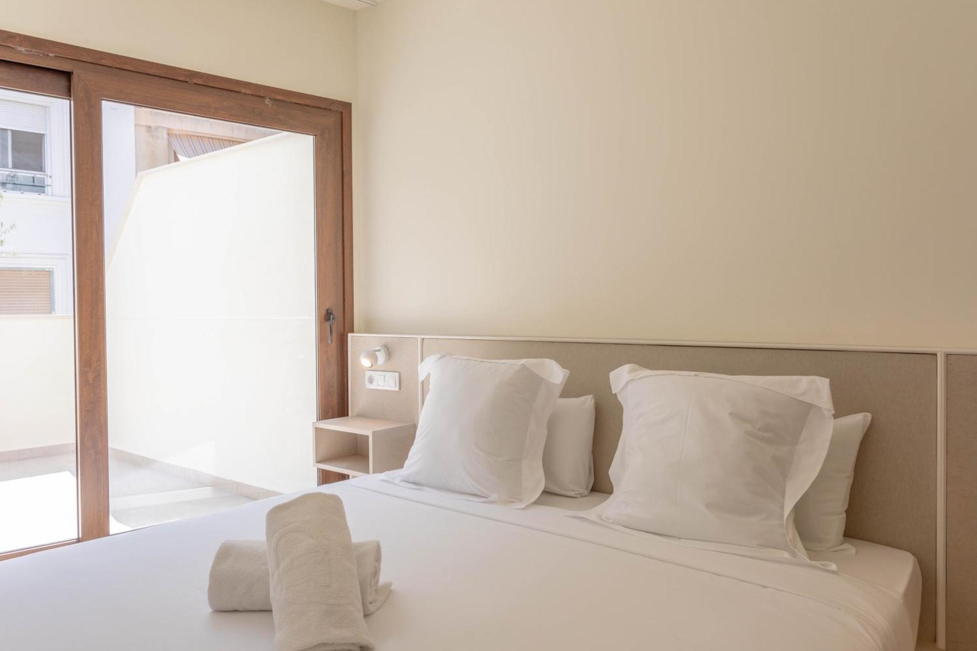 Reina Victoria Velazquez Aparthotel Alicante Bagian luar foto
