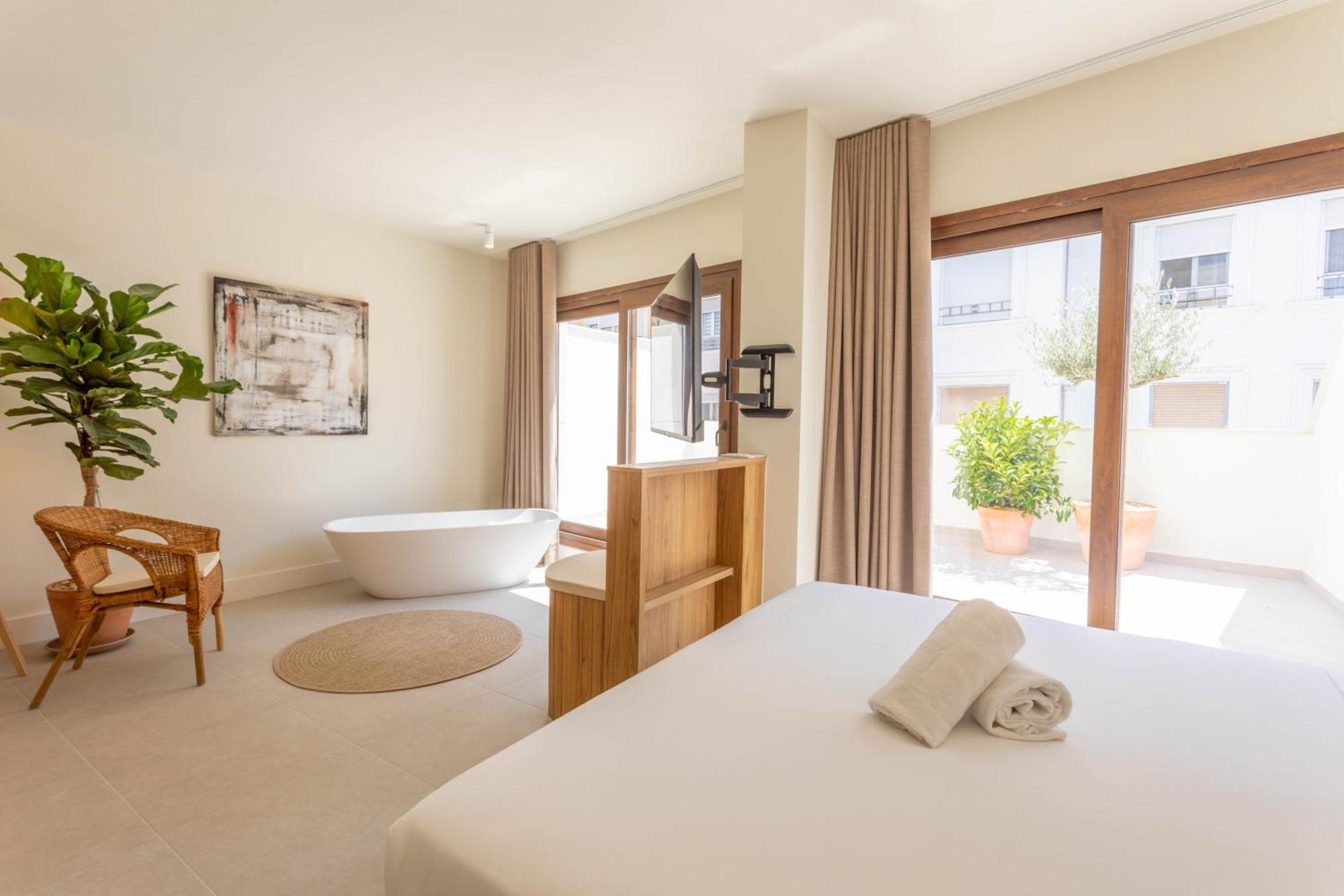 Reina Victoria Velazquez Aparthotel Alicante Bagian luar foto