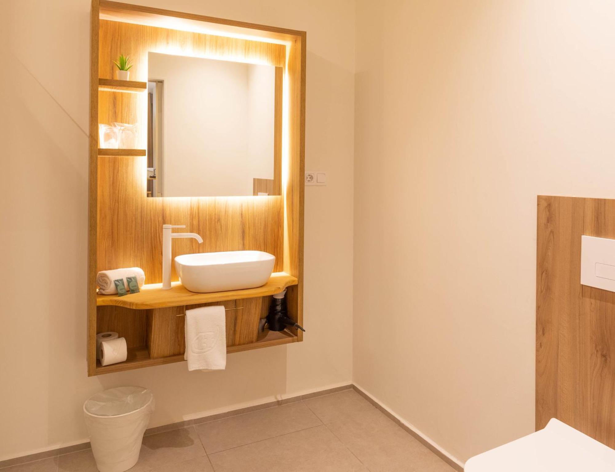 Reina Victoria Velazquez Aparthotel Alicante Bagian luar foto