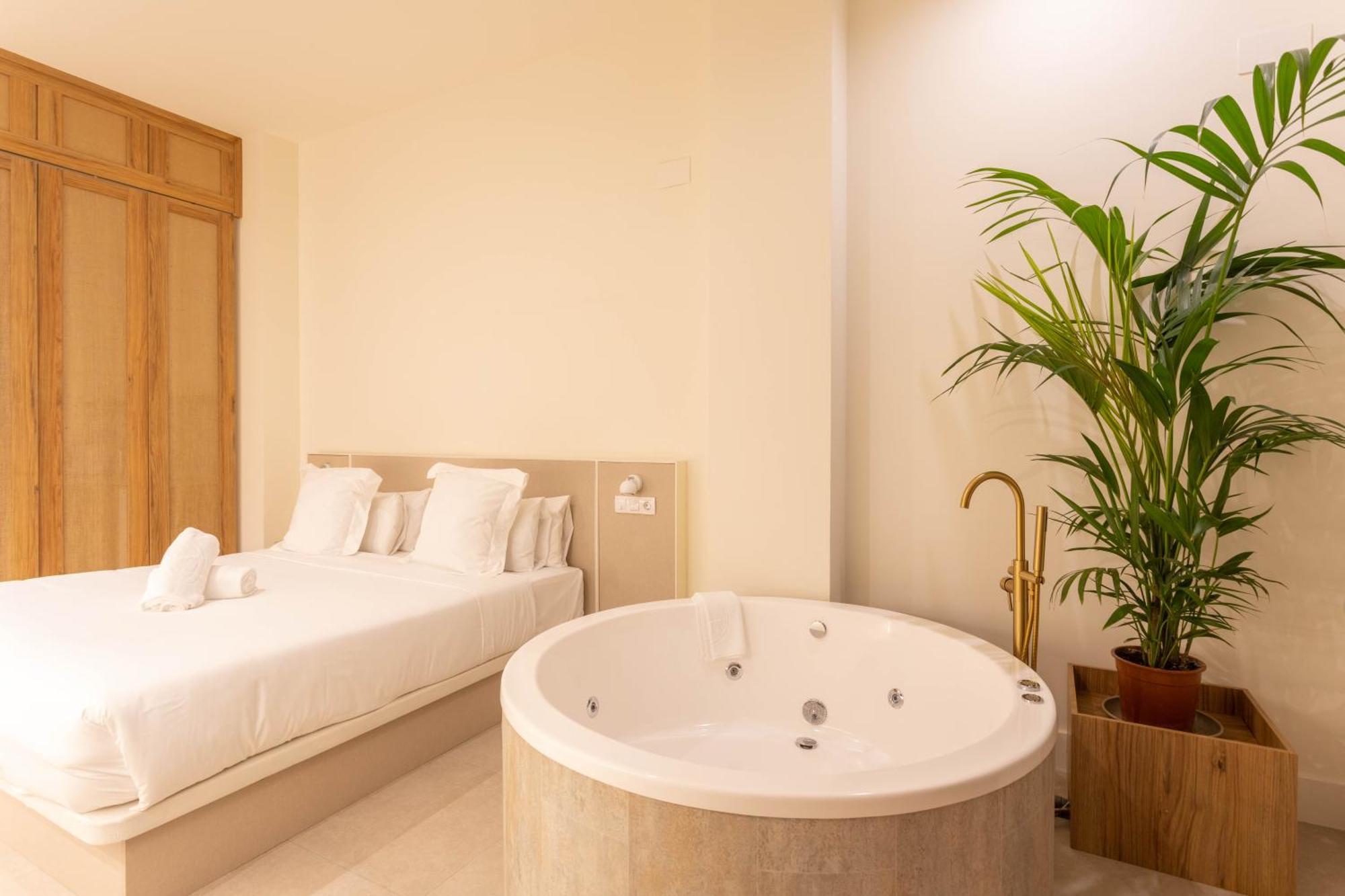 Reina Victoria Velazquez Aparthotel Alicante Bagian luar foto